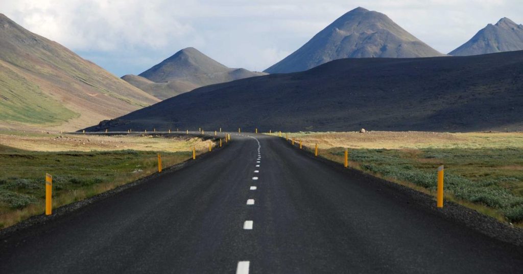 Anthropic CPO Exits Figma Board Amid AI Design Tool Rumors