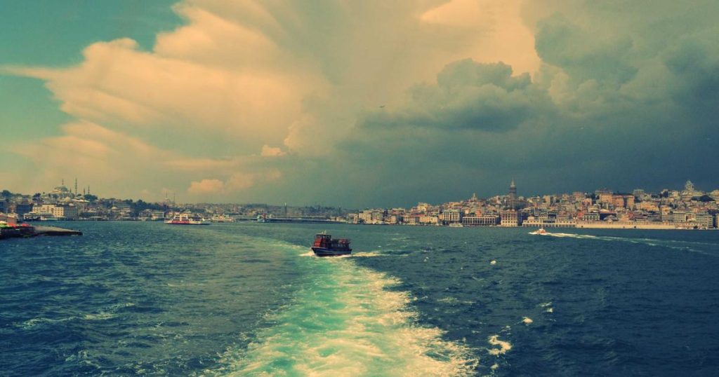 Anthropic Rises as OpenAI Investors Reassess $1.2 Trillion Valuation